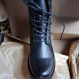 Frye Women's Veronica Flex Combat Boot Brand New Size 7 M
